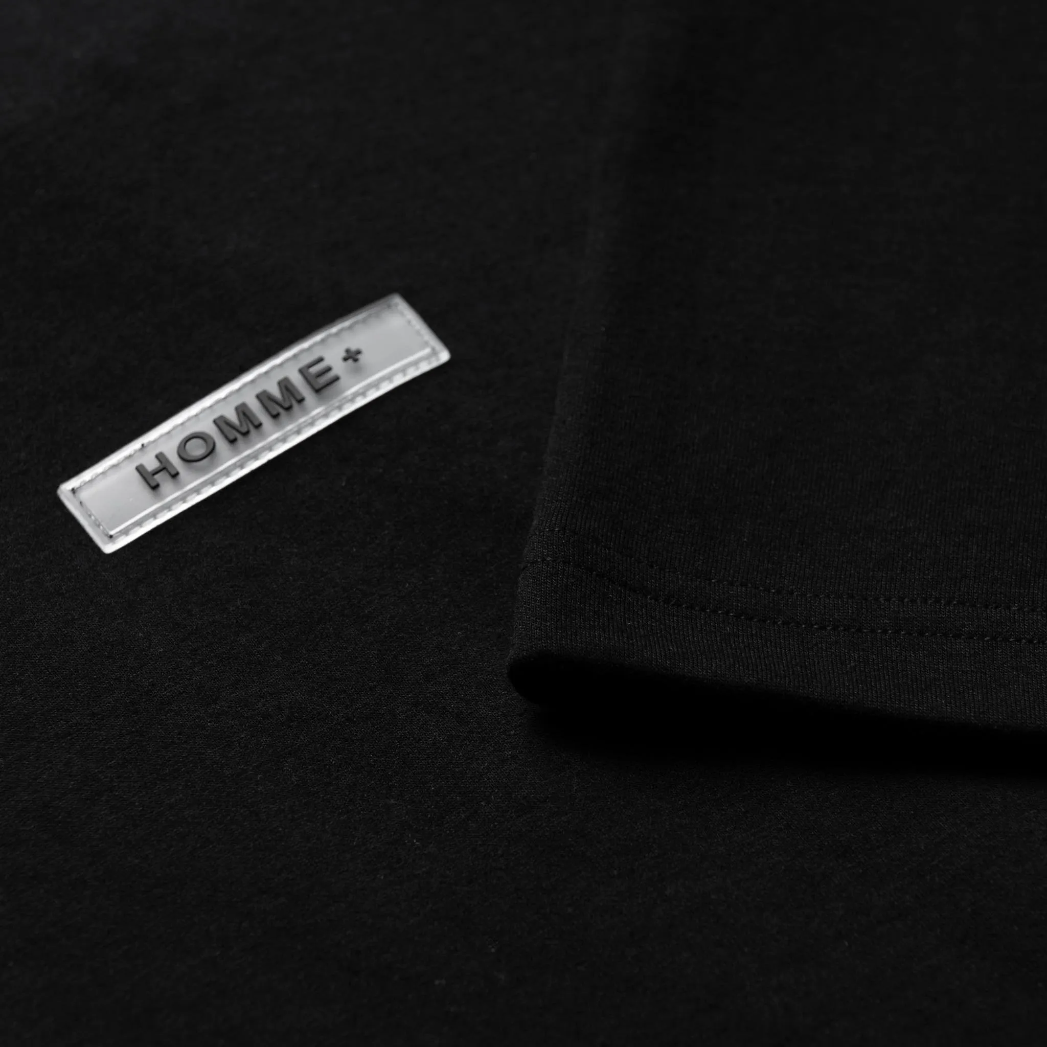 ESSENTIAL Rubber Logo Big Tee