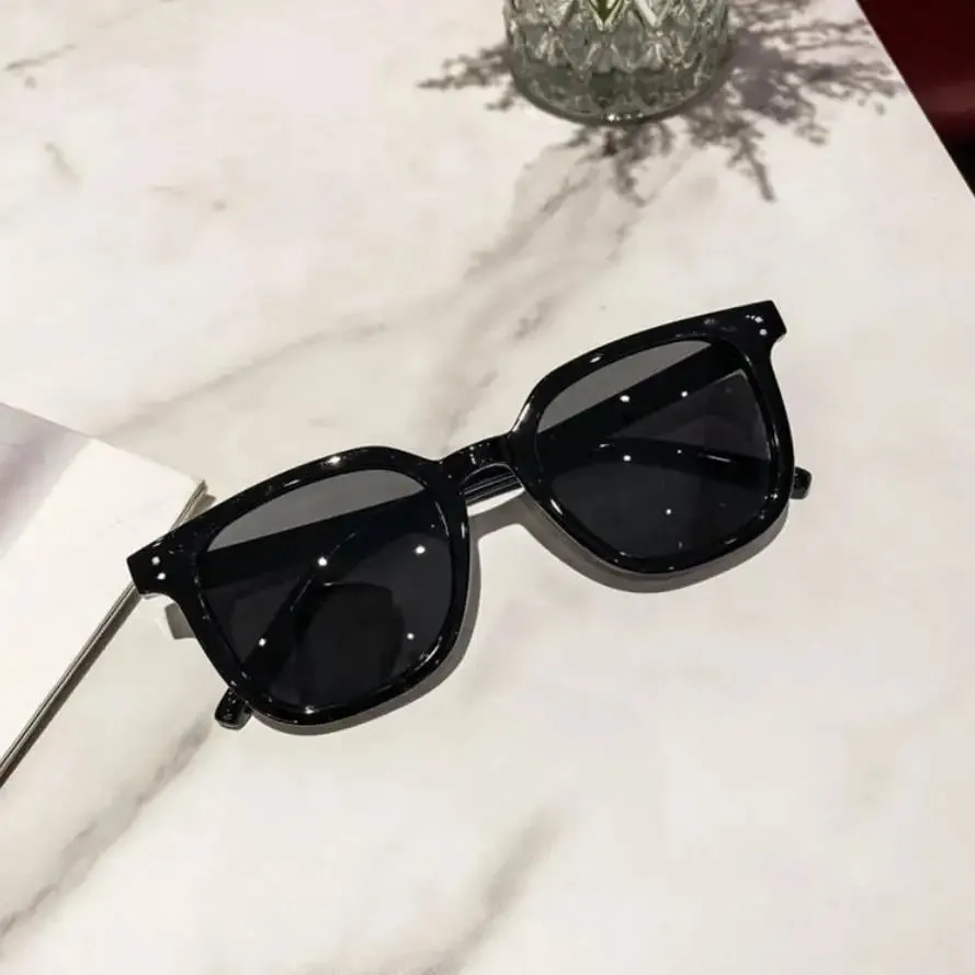 Outdoor High-Quality Stylish Oval Small Brand Square Designer Leisure Frame Women's Sunglasses