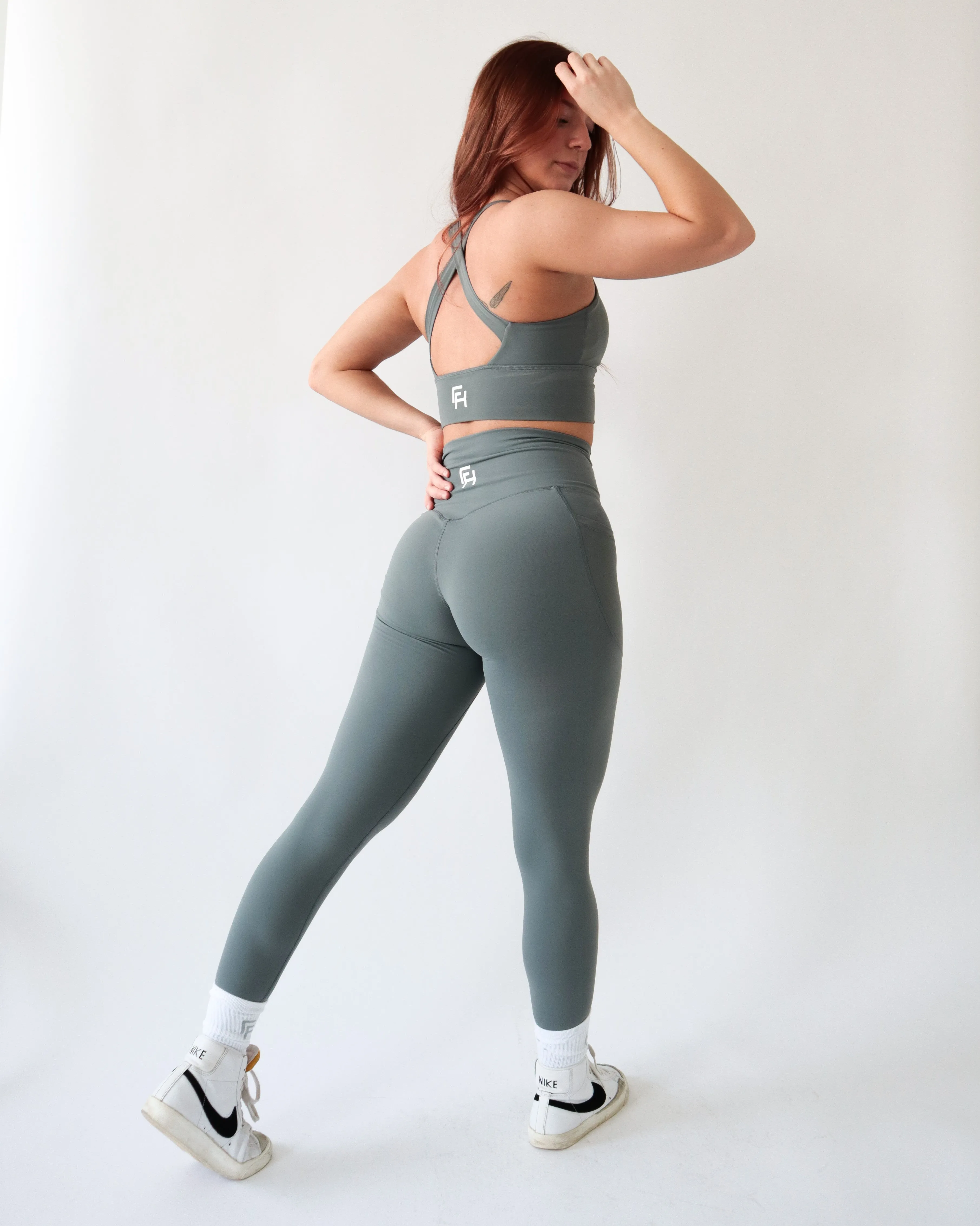 Performance Pocket Leggings - Shadow